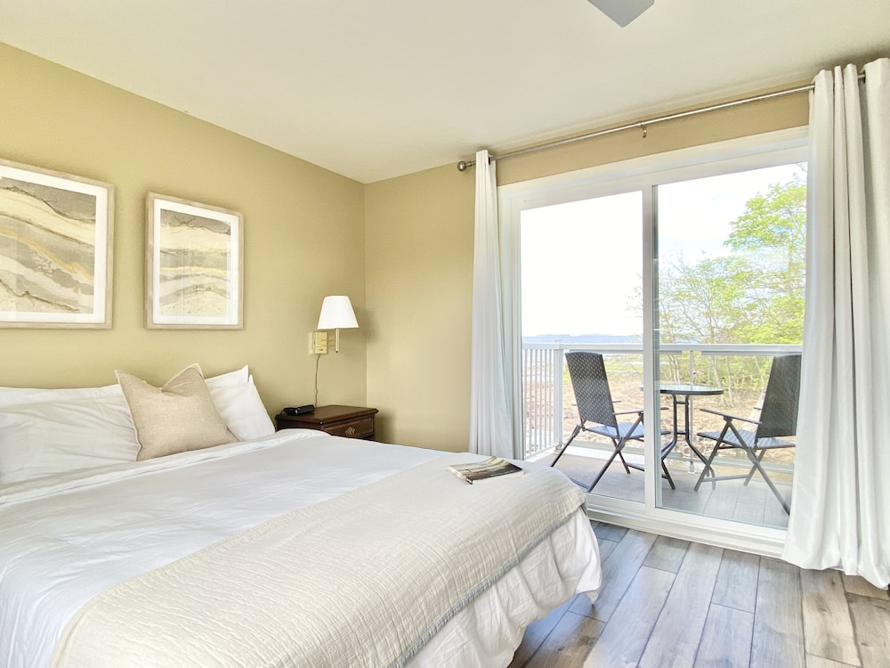 Comfort Double Room, Balcony, River View photo 1