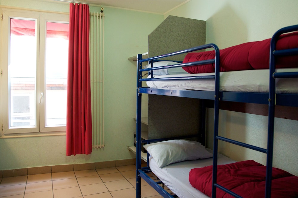 Shared Dormitory, Shared Bathroom (for 3 people) photo 1