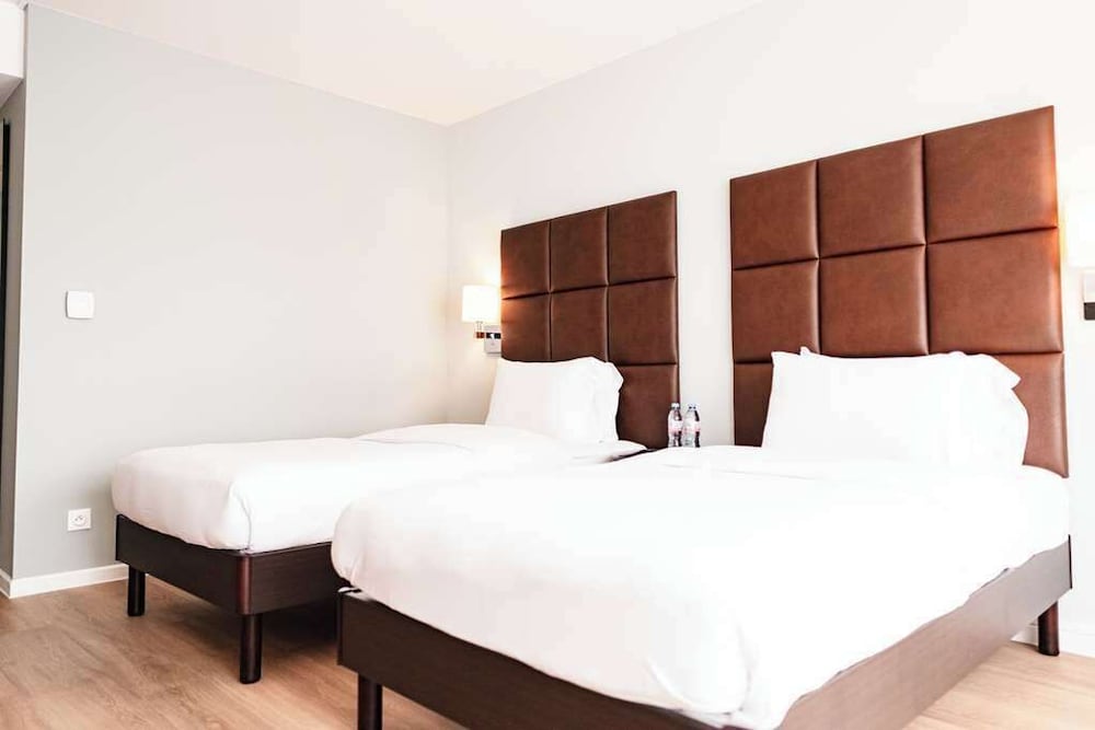 Standard Twin Room photo 2
