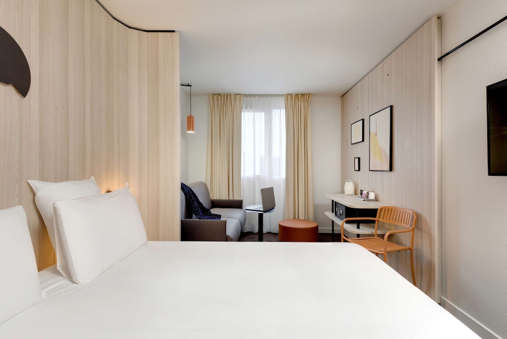 Standard Room, Multiple Beds - Photo 3