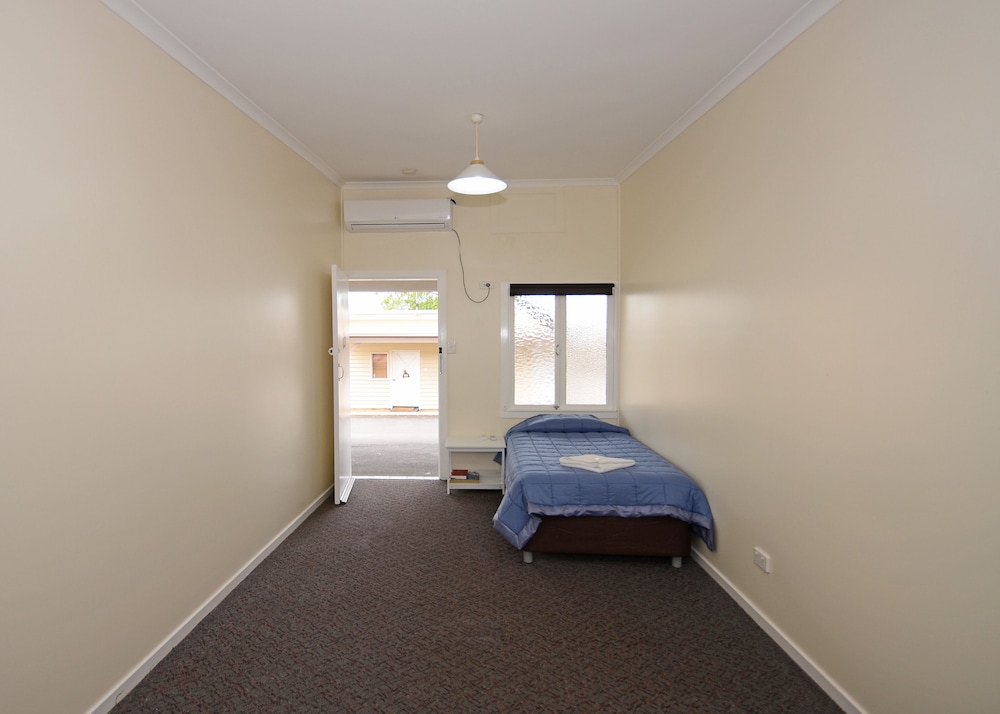 Budget Single Motel Room photo 3
