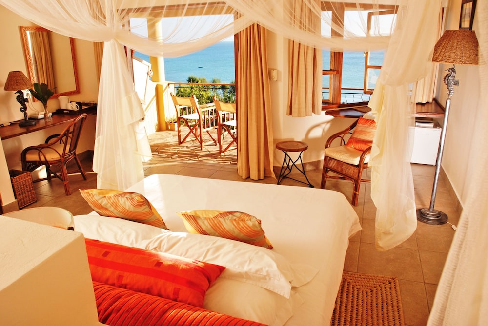 Standard Room, 2 Twin Beds, Sea View photo 3