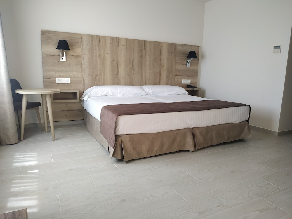 Superior Double Room Single Use photo 2