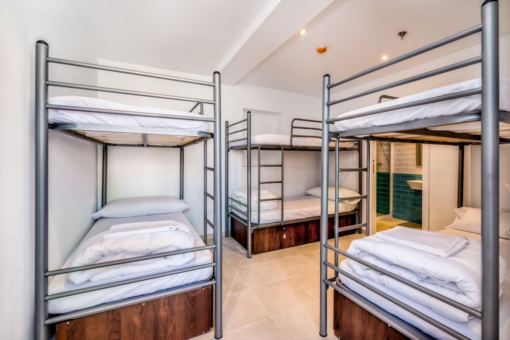 Shared Dormitory, Private Bathroom