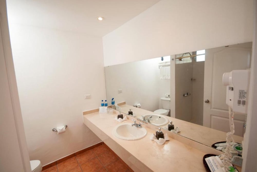 Standard 2 Double Beds - Photo 5