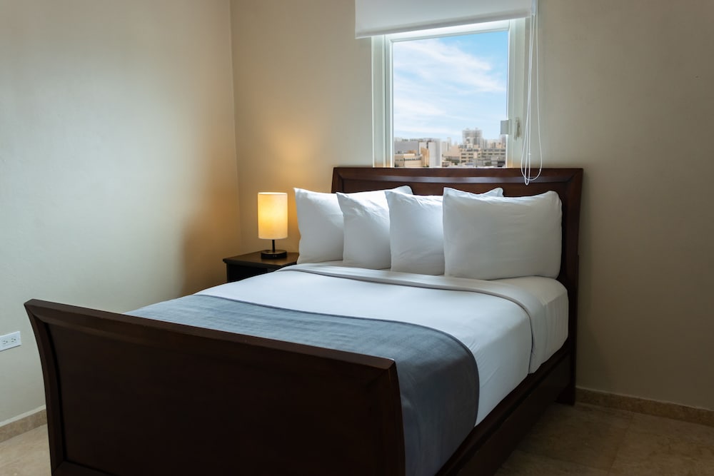 Deluxe Suite - Photo 11