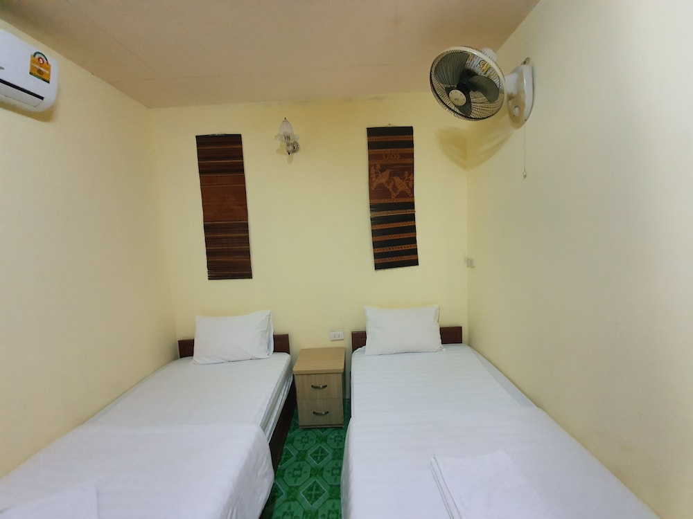 Standard Twin Room with Balcony photo 2
