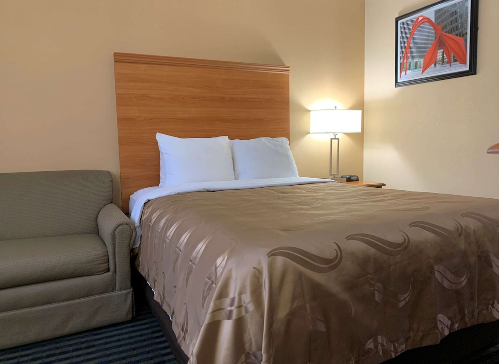 Room, 1 Queen Bed, Accessible, Non Smoking (Roll-In Shower) - Photo 6