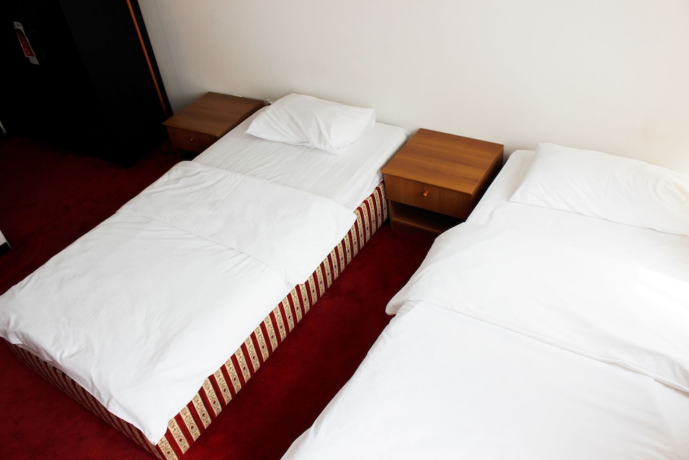 Family Suite, Multiple Beds, Non Smoking, City View - Photo 4