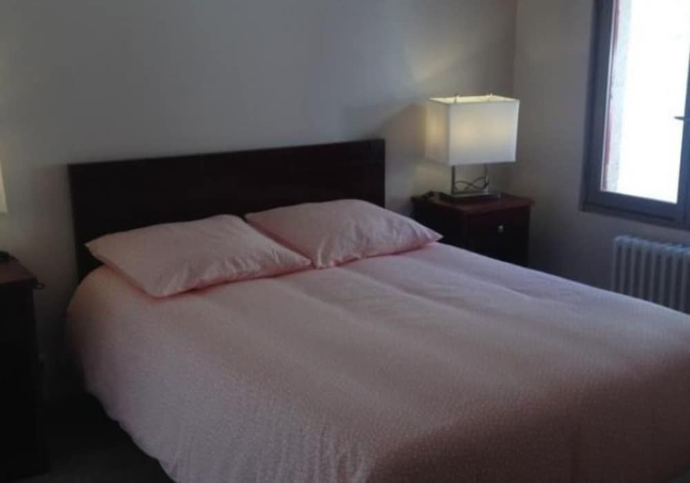 Double Room (Veuil) photo 1