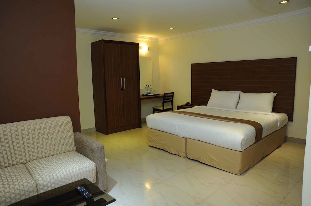 Room (Esteem AC) photo 3