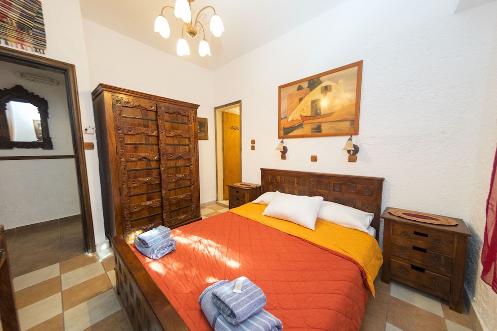 Room (4) photo 2