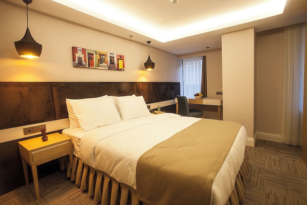 One-Bedroom Suite photo 1