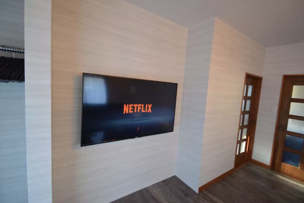 Private Vacation Home - Photo 35