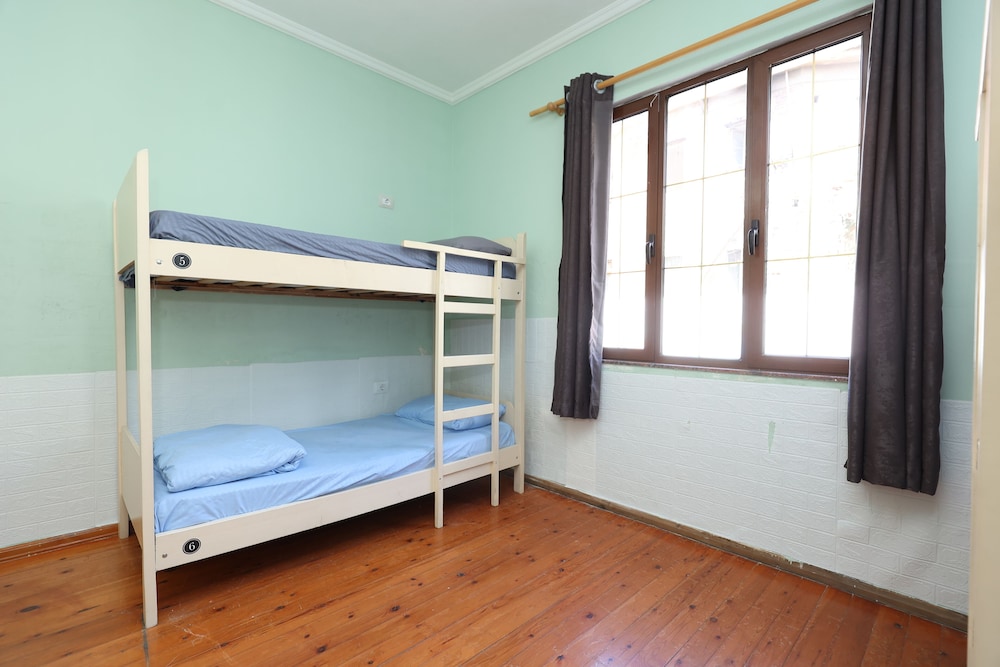 Bed In Shared Dormitory For 6 (2)