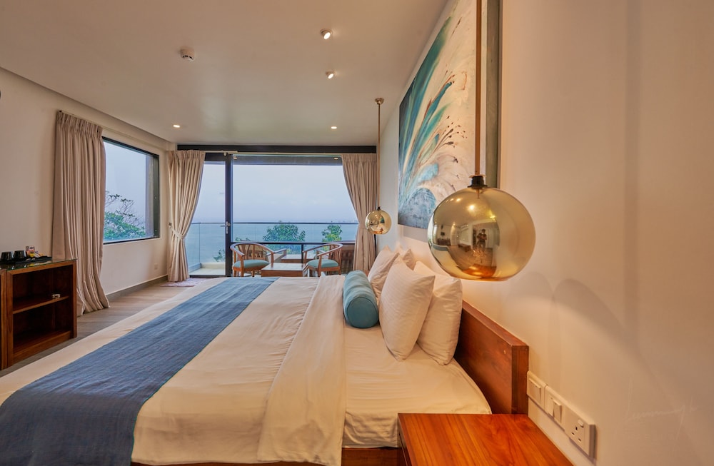 Deluxe Twin Room, Non Smoking, Partial Ocean View - Photo 9