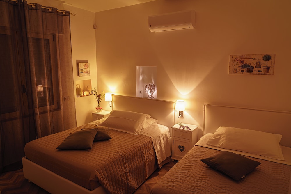 Romantic Suite, Hot Tub photo 1