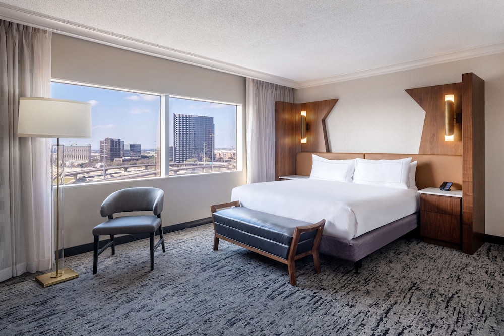 Suite, 1 King Bed (Peloton Bike) - Photo 1