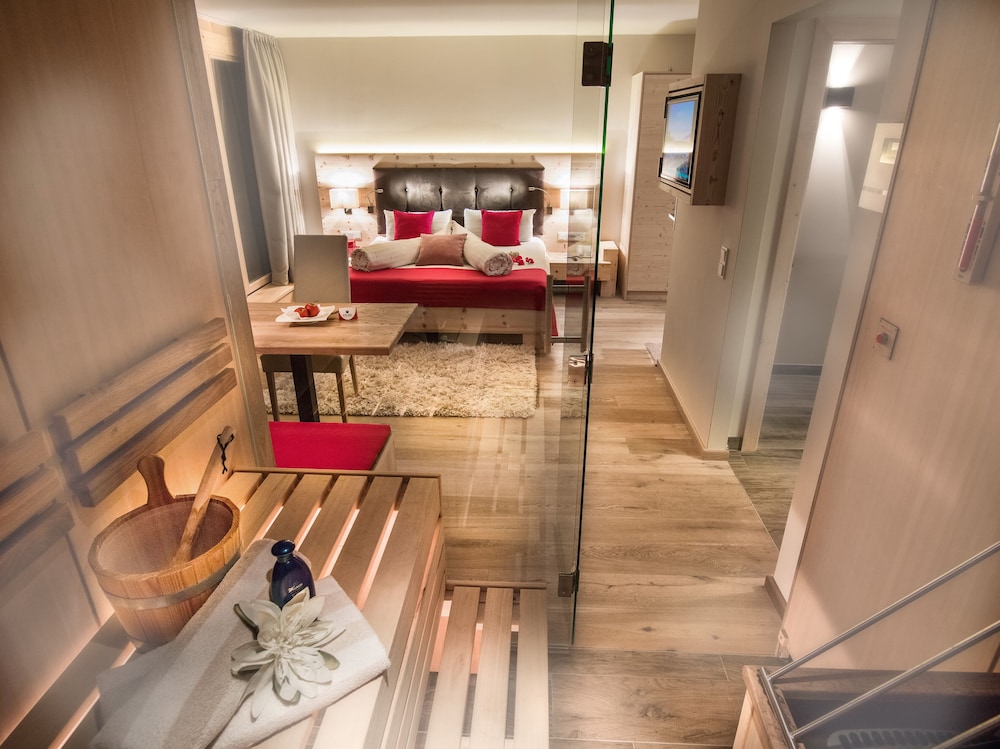 Romantic Suite Rubin photo 1