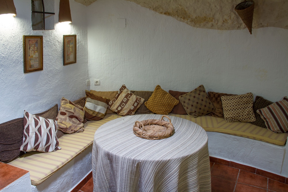 Exclusive House photo 3