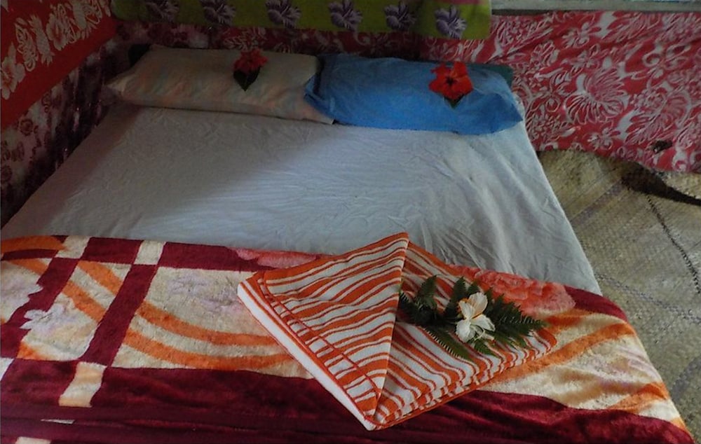 Luxury Tree House, 1 Queen Bed, Private Bathroom, Mountain View photo 1