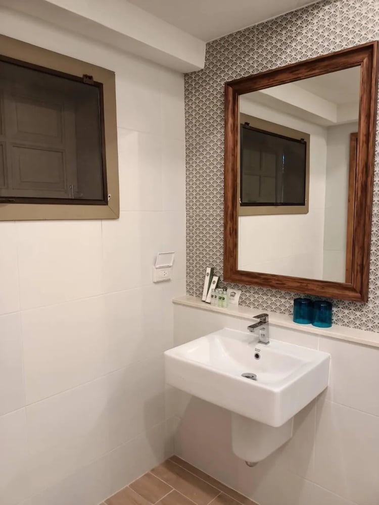 Deluxe Suite photo 2