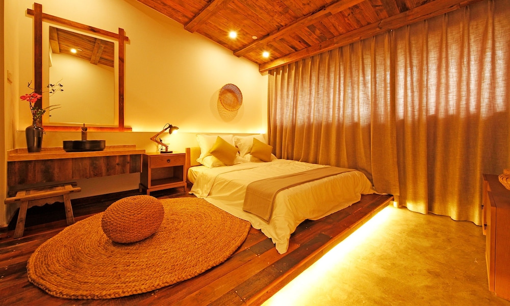 Elegant Double Room photo 1