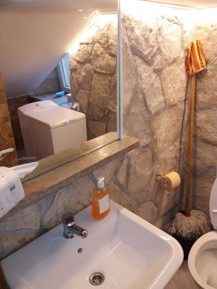 Double Room (R2) - Photo 8
