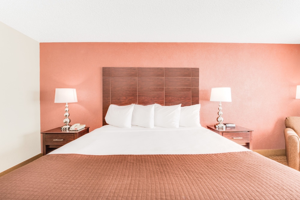 Standard Room, 1 King Bed - Photo 3