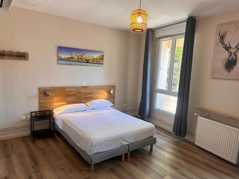 Comfort Double Room, Private Bathroom, City View photo 3