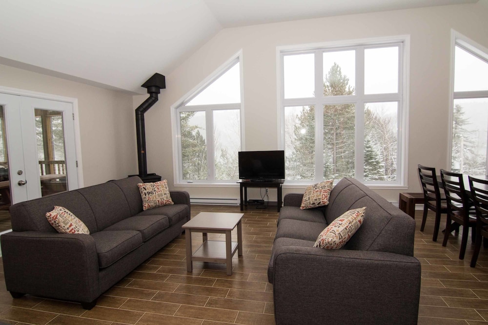 Chalet, 4 Bedrooms (Le Gier) photo 1