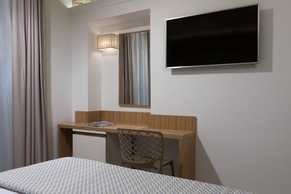 Superior Double Room, City View photo 2