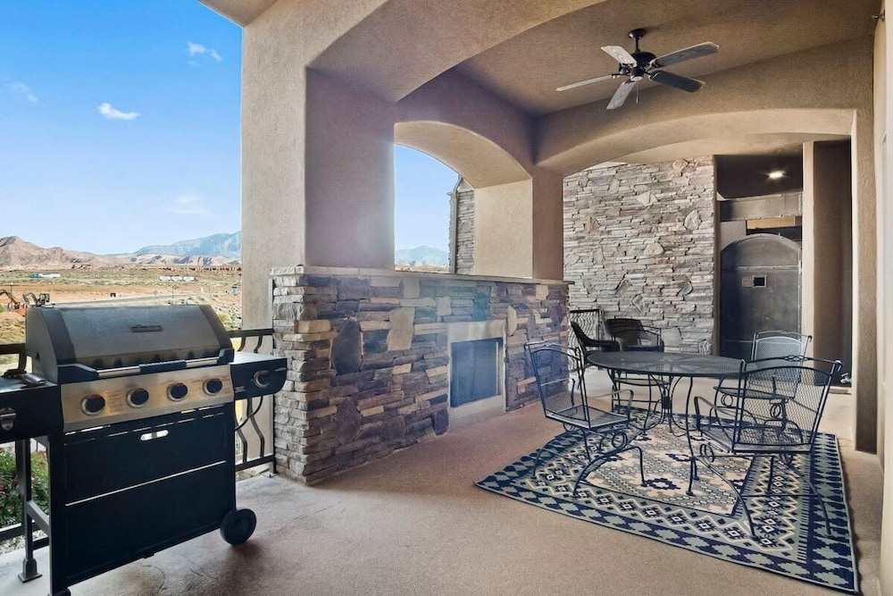 Luxury Condo, 2 Bedrooms