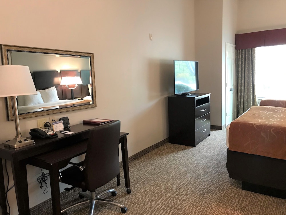 2 Queen Beds, Suite, Nonsmoking - Photo 4