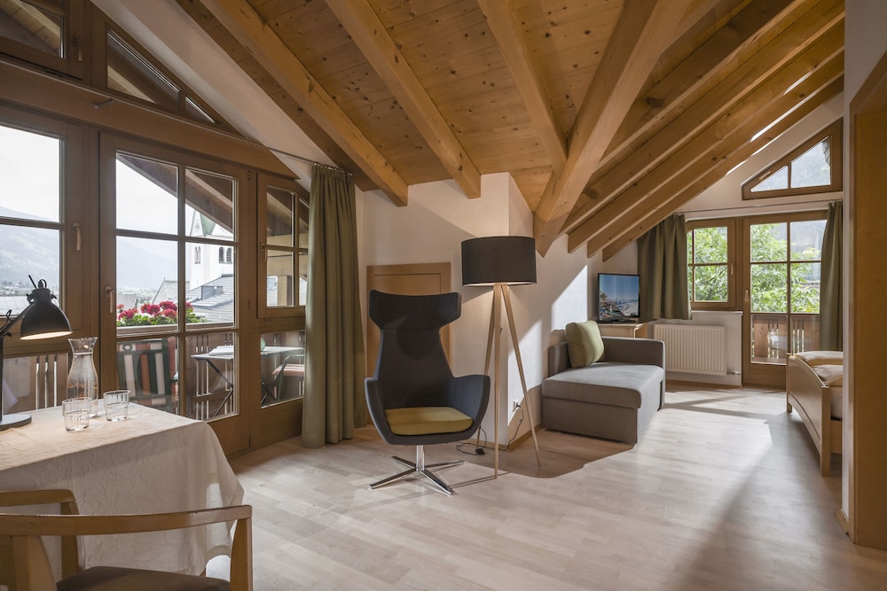 Family Room (CHIESA) - Photo 3
