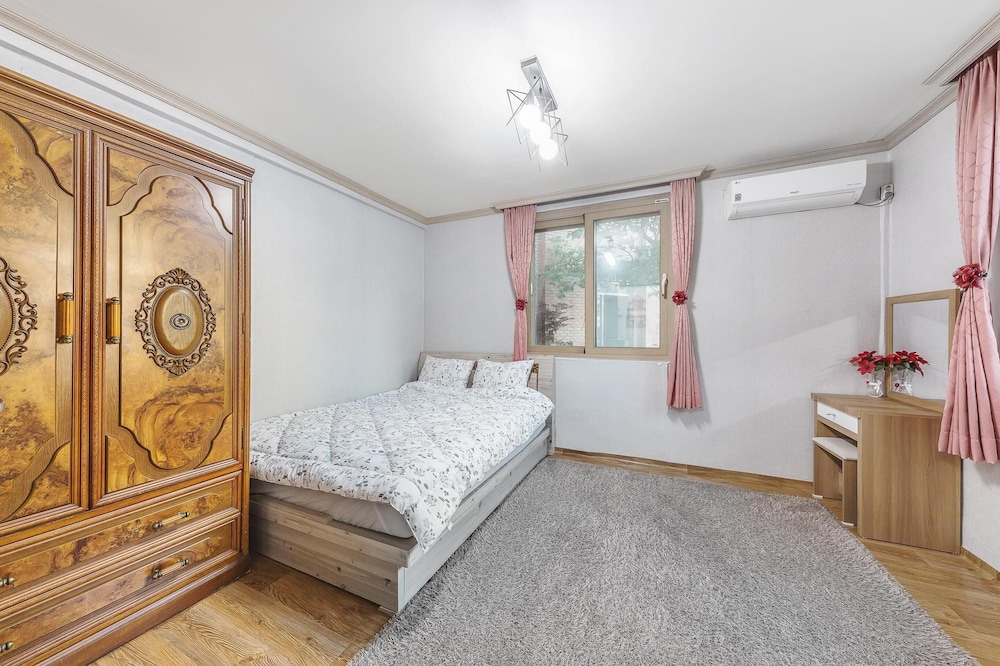 Basic Room, 2 Bedrooms (TworoomB)