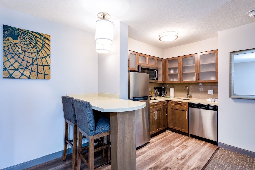 Suite, 1 Bedroom, Kitchen - Photo 5