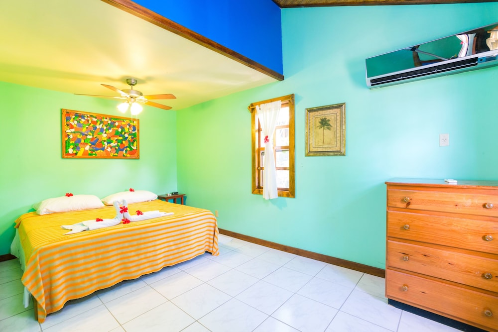 #13 & #14 King + Queen (ladder access) + Twin Bed; Garden Suites photo 1