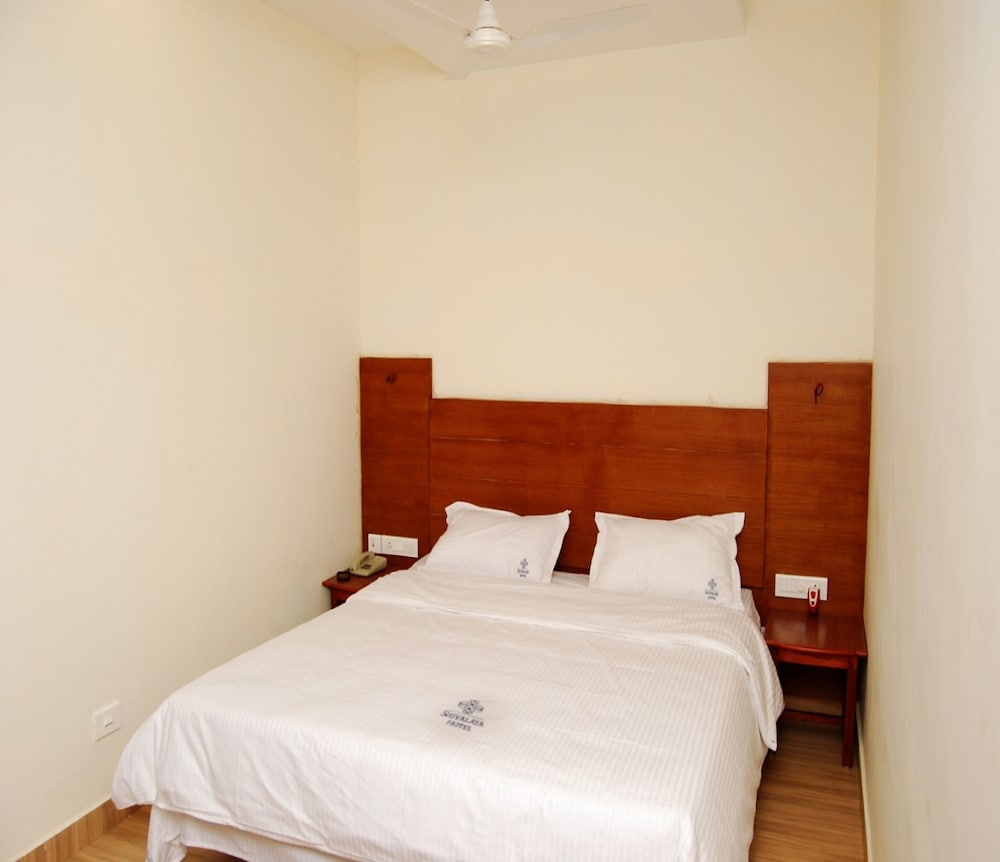 Deluxe Room - Photo 3