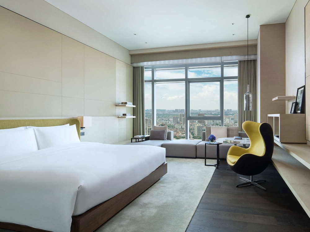 Superior Room, 1 King Bed