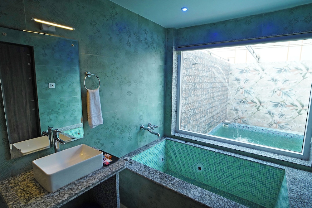 Elite Room - Photo 15