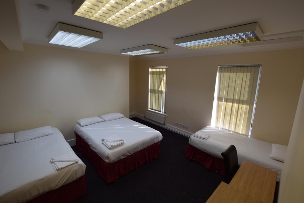 Quadruple Room - Photo 5