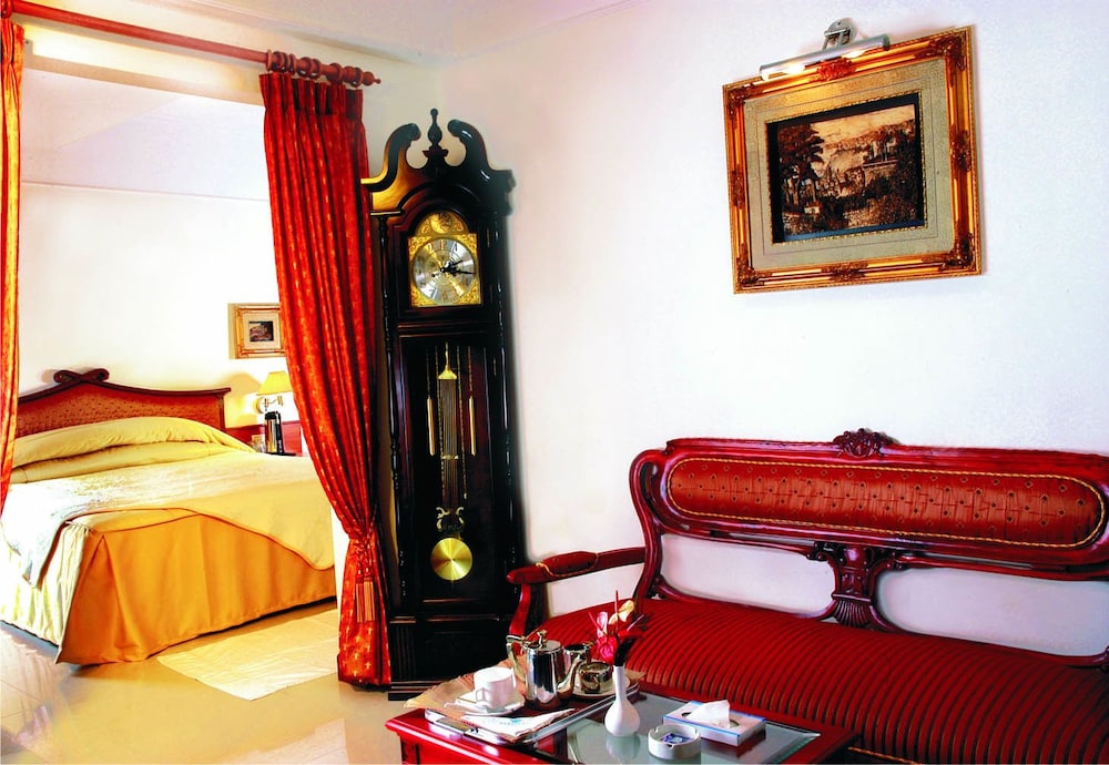 Royal Suite - Photo 1
