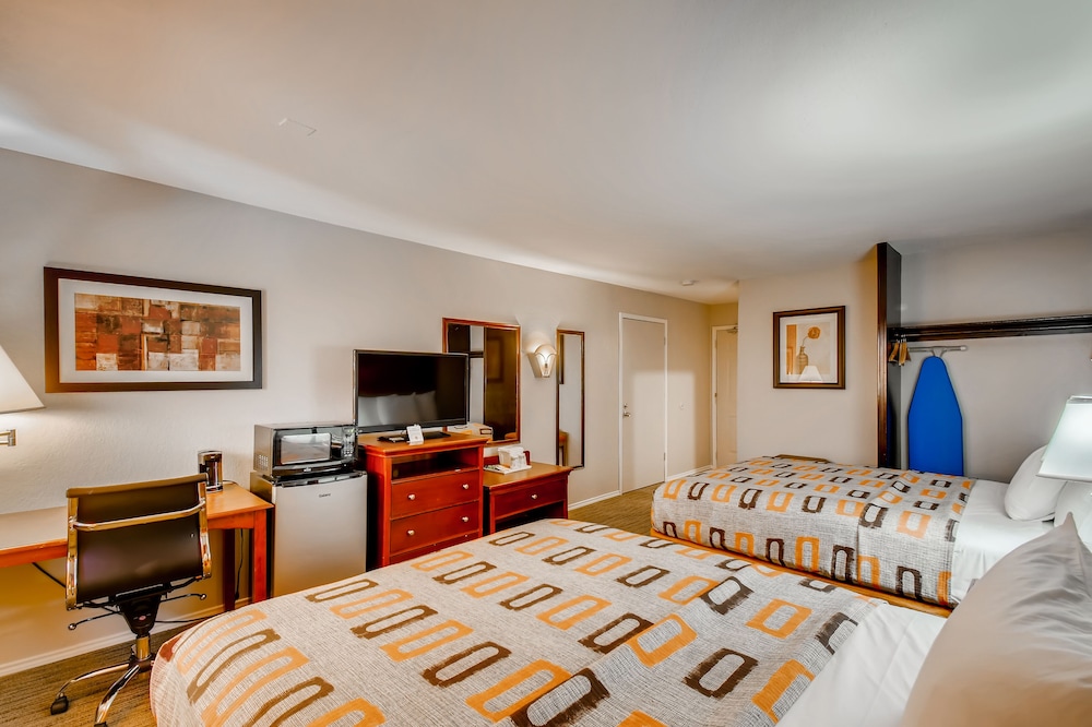 Standard Room, 2 Queen Beds - Photo 2