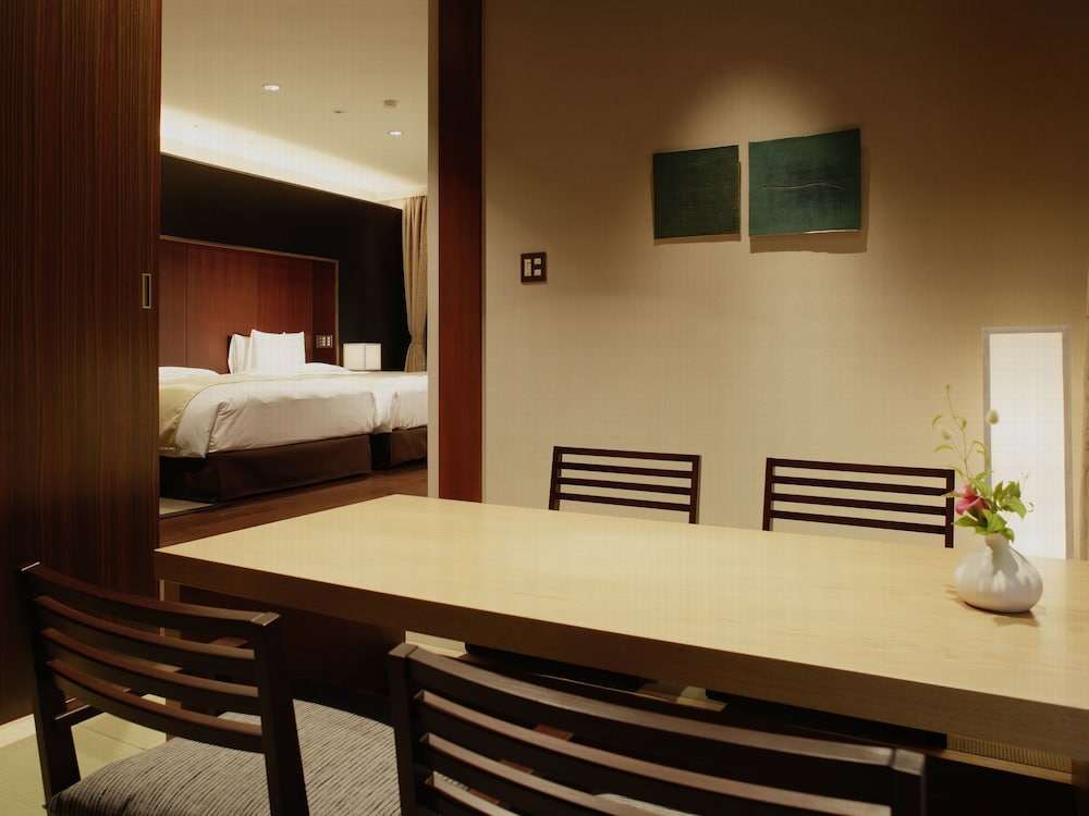 Stylish Suite Twin photo 3
