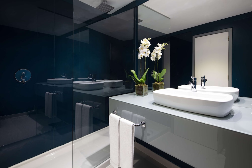 Junior Suite (Extra Bed 4 adults) - Photo 9