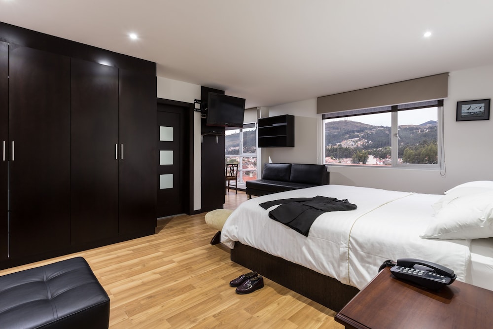 Premier Duplex, 3 Bedrooms, City View, Tower photo 2