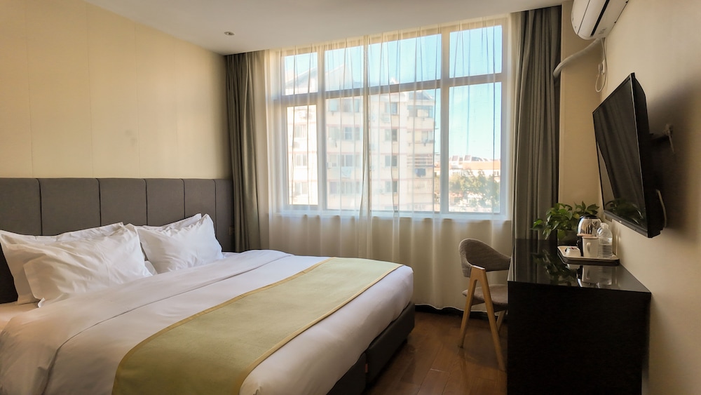 Standard King Room