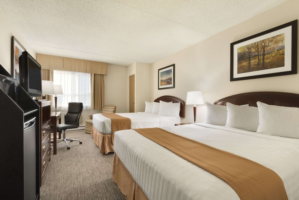 Room, 2 Double Beds, Non Smoking - Photo 3