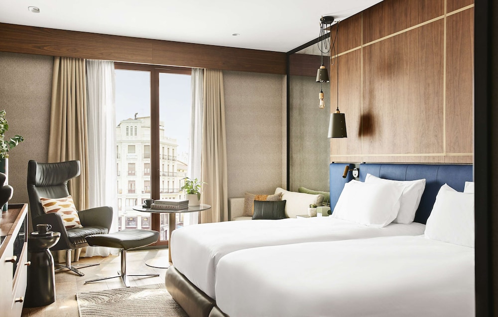 Room, 2 Twin Beds (City View)